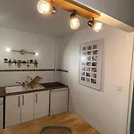 Cosy 4 Pers Au Centre De Et Metro A 2 Min Apartment